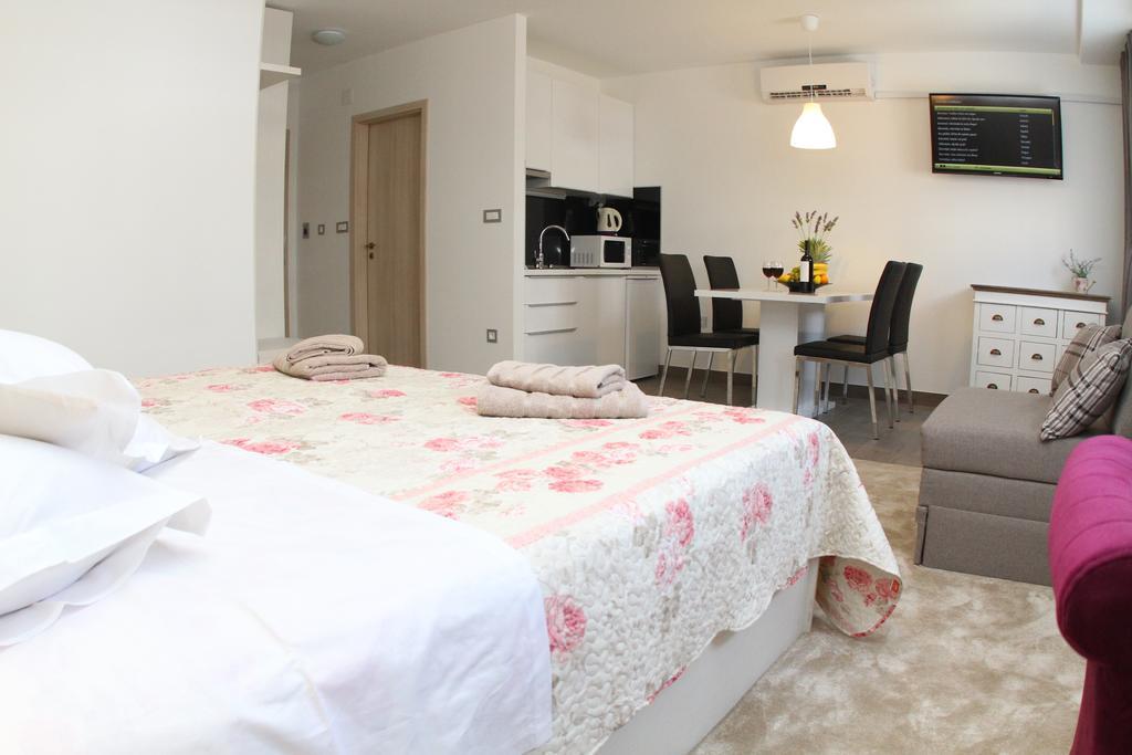 Studio Apartments Mirakul Спліт Номер фото